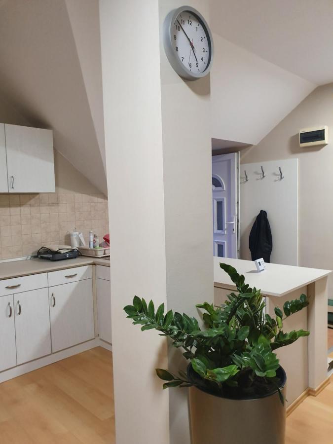 Bella Apartman Seghedin Exterior foto