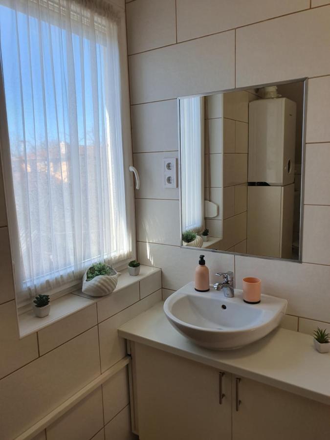 Bella Apartman Seghedin Exterior foto