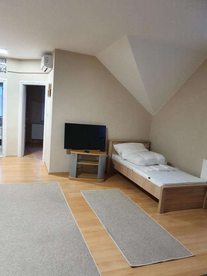 Bella Apartman Seghedin Exterior foto