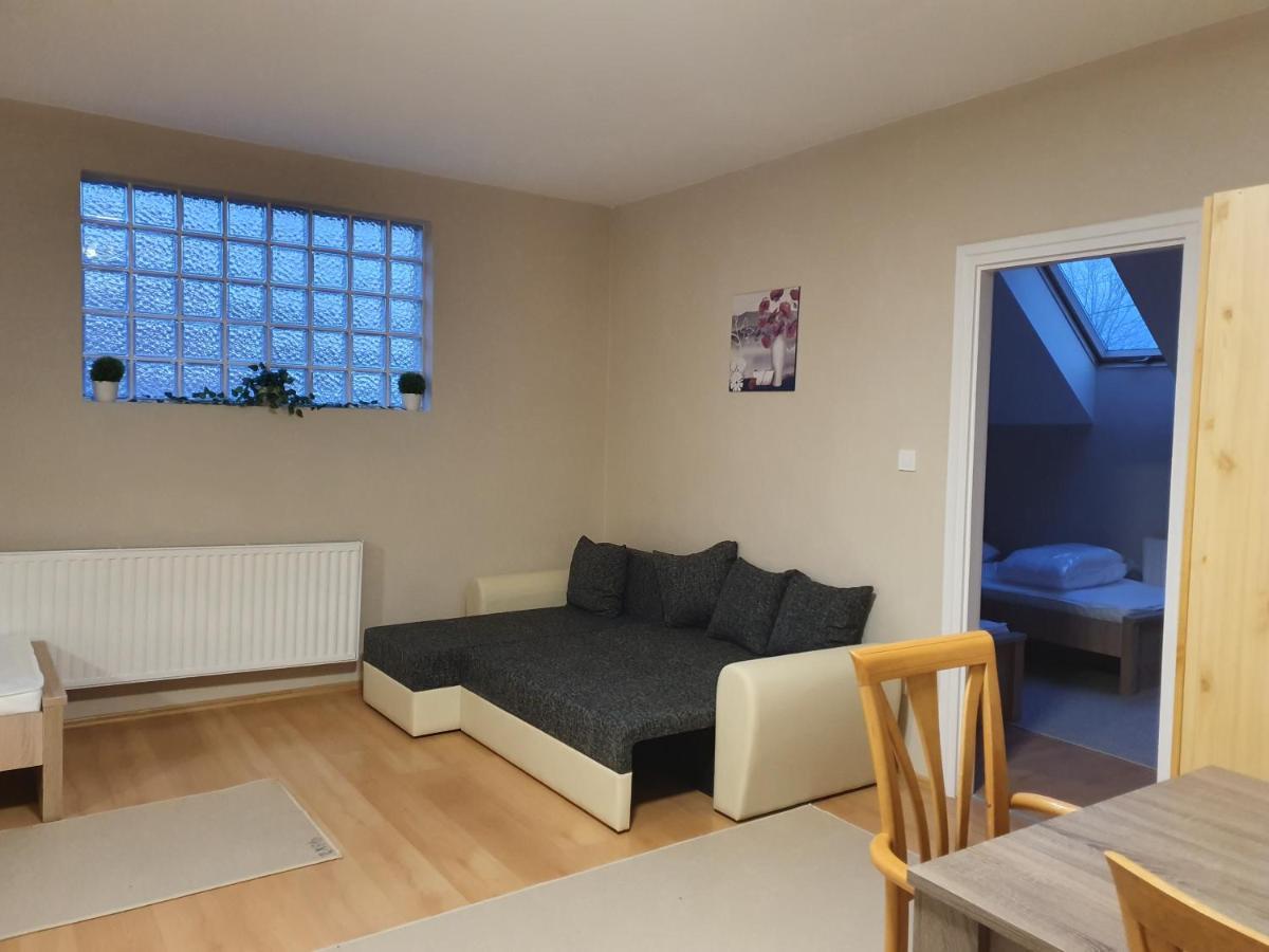 Bella Apartman Seghedin Exterior foto