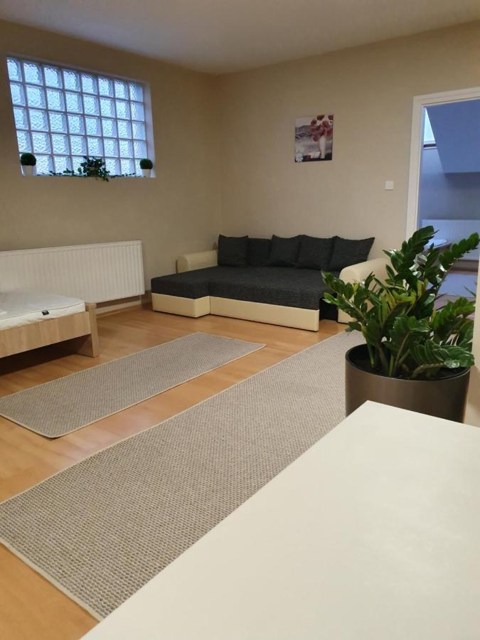 Bella Apartman Seghedin Exterior foto