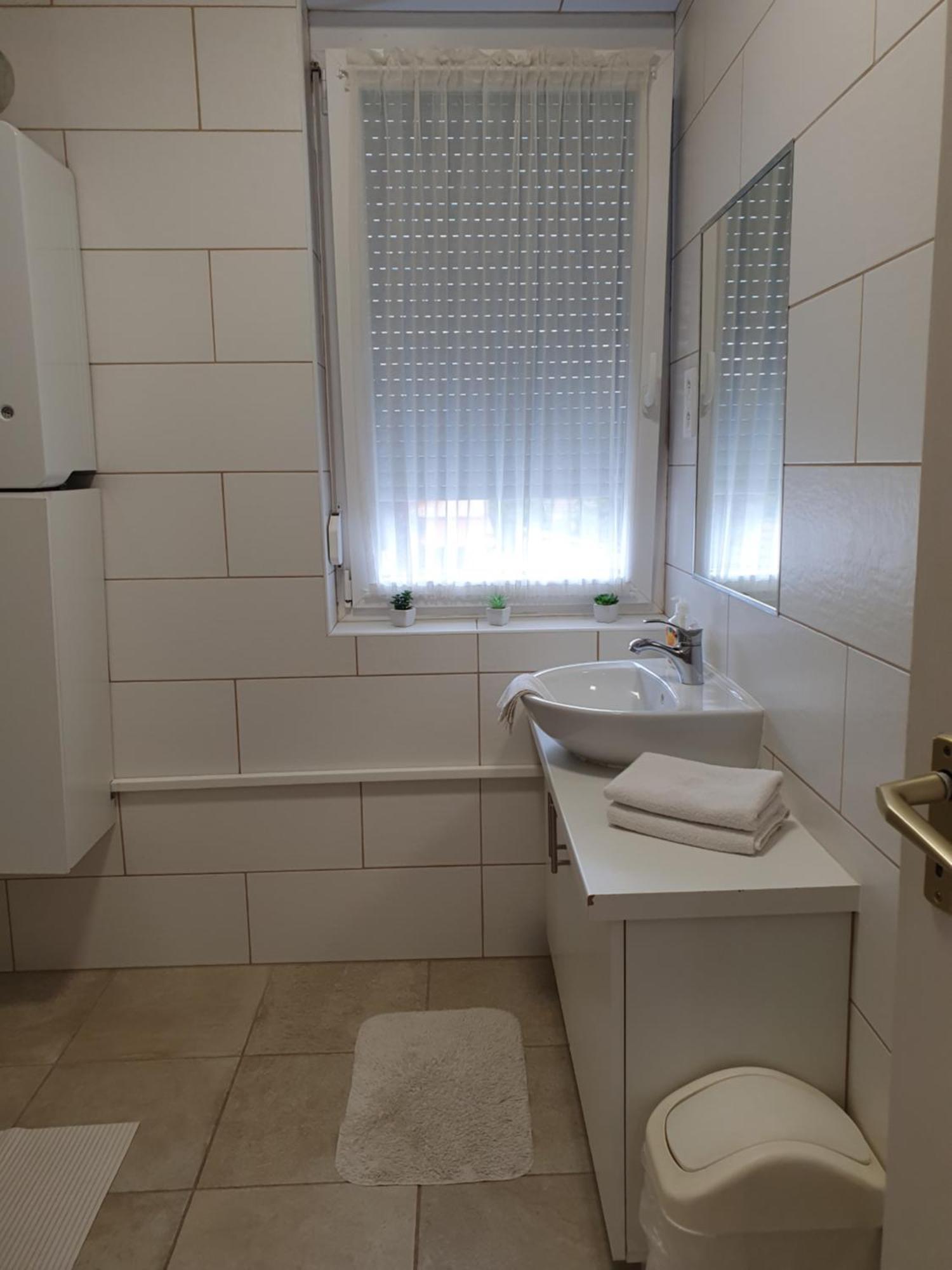 Bella Apartman Seghedin Exterior foto